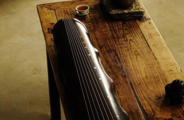 开封市古琴蕴含的传统文化，一把古琴制备出来要两年的时间